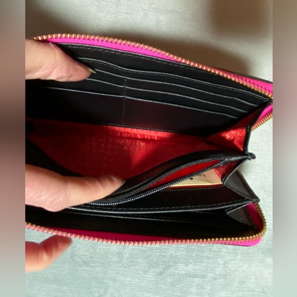 Kate Spade long bright stripe zip around wallet, EUC 8”x4”x1”, much storage - Picture 13 of 17